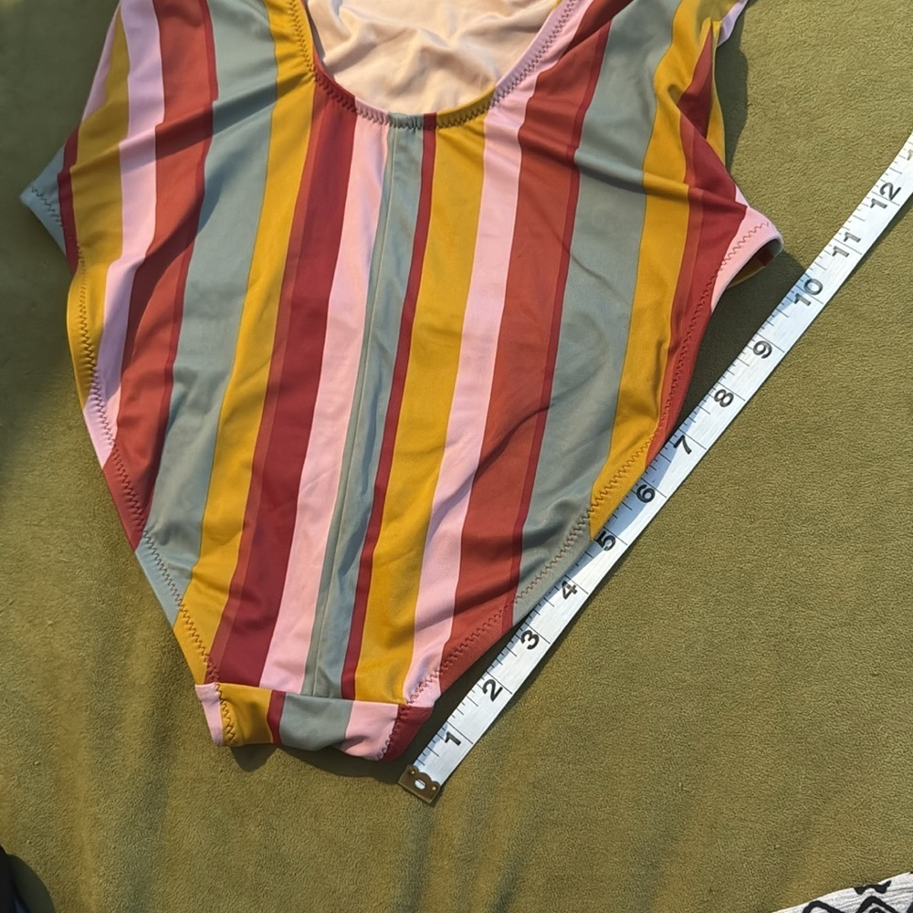 Madewell Second Wave Tank One-Piece Swimsuit in Rainbow Stripe Size Medium - Picture 8 of 8